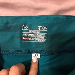 2 under armour woman’s Capri workout pants!
